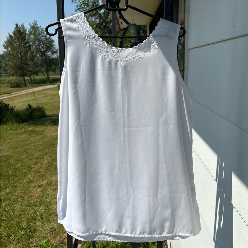 Vintage Women’s White Embroidered Women's Top